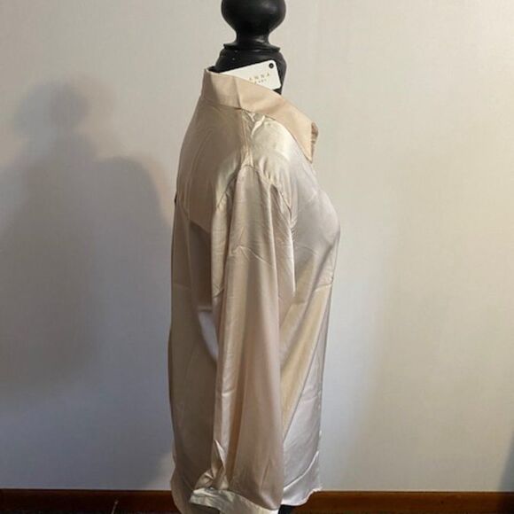 Jon & Anna Contemporary Cream button down blouse, size Large - Picture 4 of 4